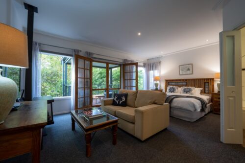 HelenZee.com Eden-Yarra-Valley-Deluxe-Private-Spa-Chalet-500x333  